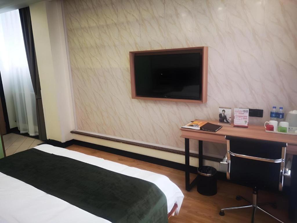 Greentree Inn Xuzhou South Minzhu Road Екстер'єр фото